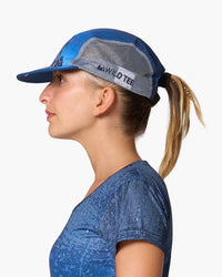 Cappellino da corsa, indossato, vista laterale