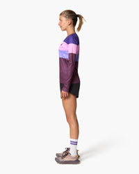 Maglia a maniche lunghe, indossata, vista laterale