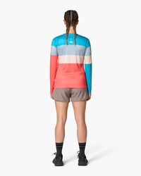 Maglia a maniche lunghe, indossata, vista posteriore