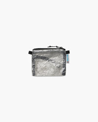 Pochette compatta in Dyneema argento con zip e gancio portachiavi, vista frontale