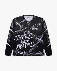 Maglia maniche lunghe nera con grafica bianca di filo spinato e scritta Trail is Metal, vista frontale