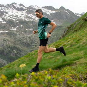 Filippo non è solo il founder di Wild Tee; è soprattutto il primo e più severo tester dei prodotti. Qui indossa la T-shirt Monterosa e i pantaloncini Bryce 2.0.
Questi shorts sono un esempio perfetto del percorso che i nostri prodotti fanno prima di arrivare a voi: dopo tanti prototipi, prove, versioni rivedibili e correzioni, hanno raggiunto la loro forma definiva.
.
Filippo is not only the founder of Wild Tee; he is above all the first and strictest product tester. Here he is wearing the Monterosa T-shirt and Bryce 2.0 shorts.
These shorts are a perfect example of the path our products take before they are put on the market: after many prototypes, tests, revised versions and corrections they have reached their defining form.

@fcanetta