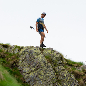 La T-shirt Pixel in azione durante un allenamento di Filippo in montagna.
.
The Pixel T-shirt in action during a Filippo training session in the mountains.

@fcanetta